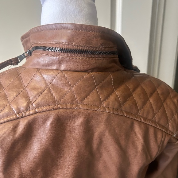 Ci sono faux leathered small woman’s jacket - Picture 11 of 16